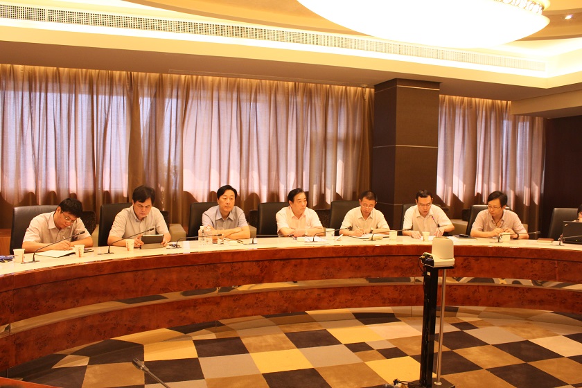 1422346863110182AE80.jpg 公司召開黨委專題擴(kuò)大會議 2013.9.12.JPG